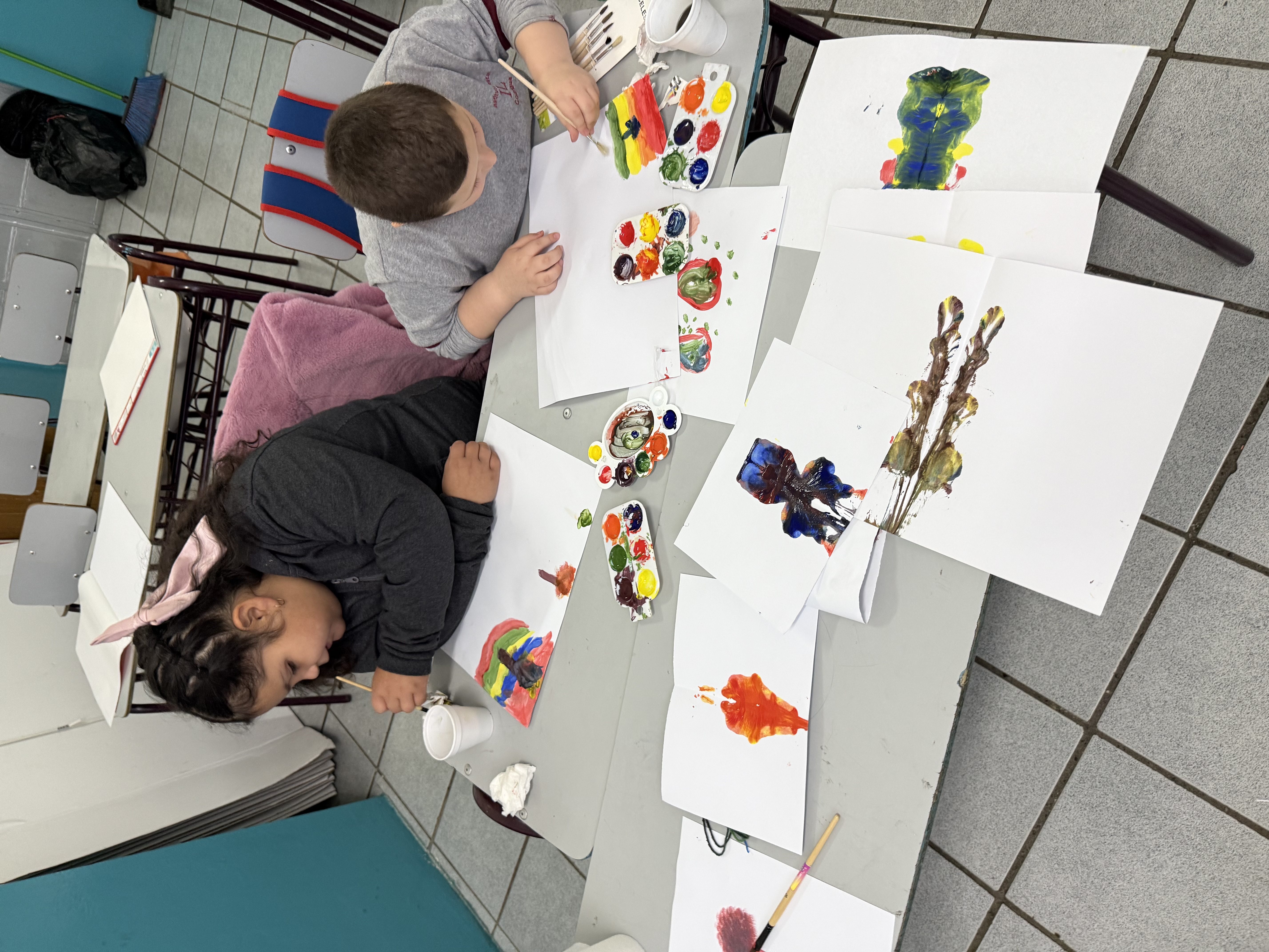 Primero básico preparando la semana artistica